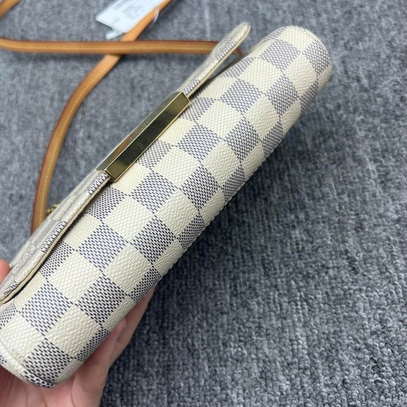 Auth Louis Vuitton Favorite MM White Damier Azur Shoulder Bag 835-110524 - Picture 9 of 16
